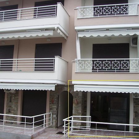 Luxury Apartment By The Beach เนอาเปรามอส ภายนอก รูปภาพ