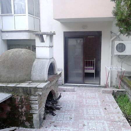 Luxury Apartment By The Beach เนอาเปรามอส ภายนอก รูปภาพ